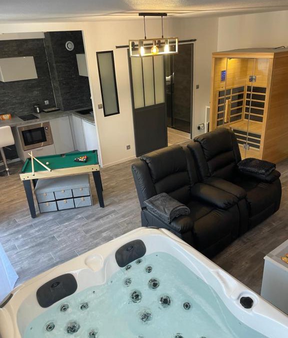 Quartier Croix-Daurade Apartment | T2 rénové, jaccuzi, sauna, sièges massants, jardin, parking, métro