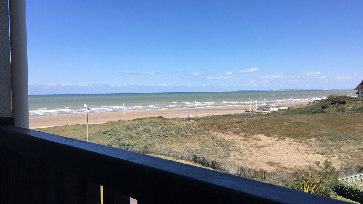 Cabourg Apartment | T2 renovated - Impregnable sea view - Next to the Thalasso- Free Wifi