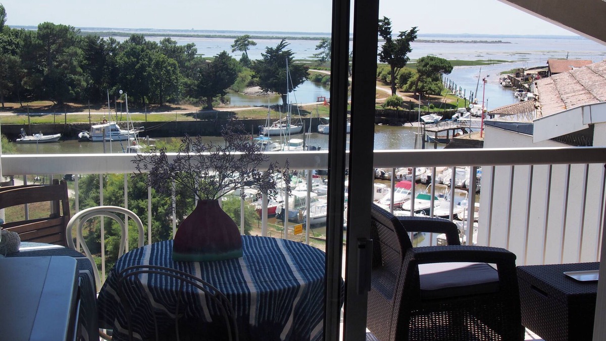 Lanton Apartment | T2 rental on the Arcachon basin with sea view