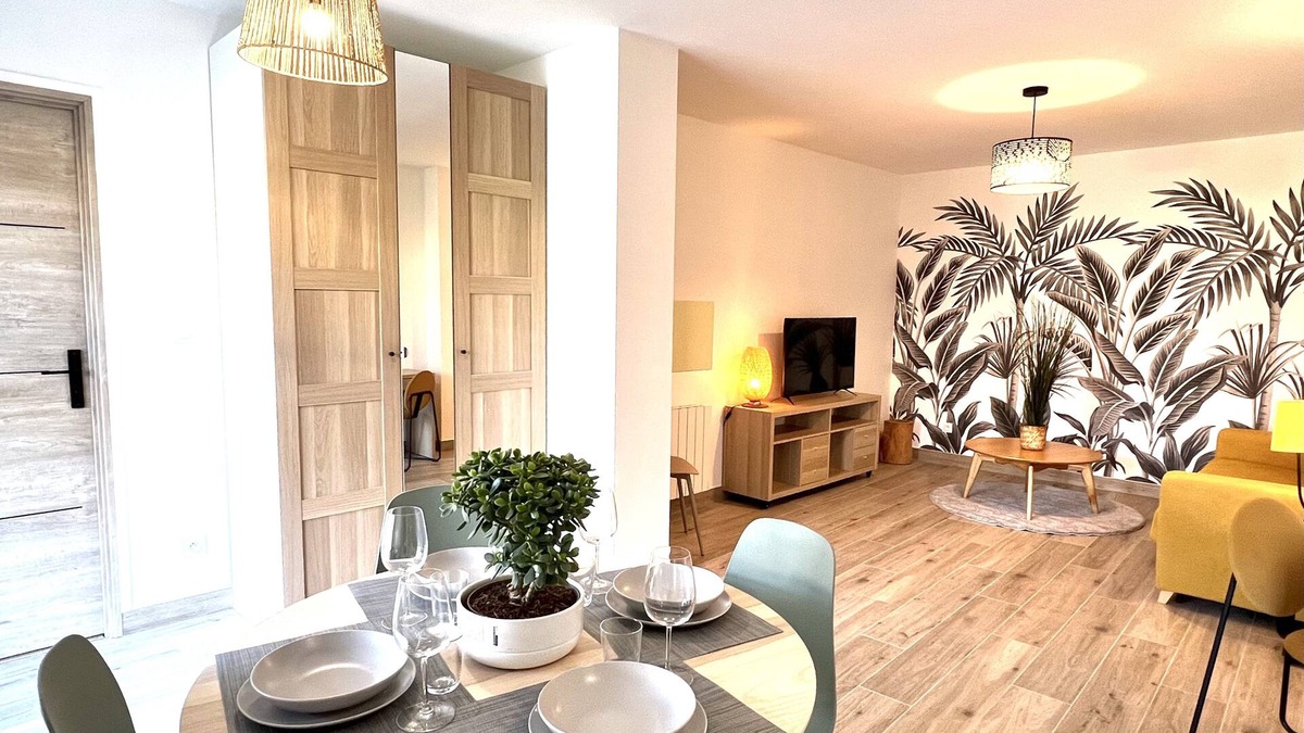 Saint-Genis-Laval Apartment | T2 Saint-genis-laval Terrasse et Jardin Privatifs