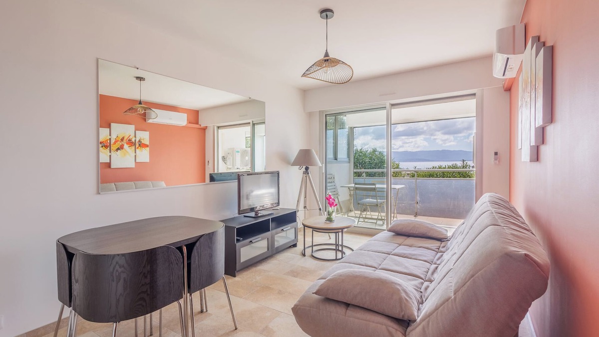 Le Ricanto Apartment | T2 vue mer climatisé + wifi & refait à neuf idéalement situé à Ajaccio