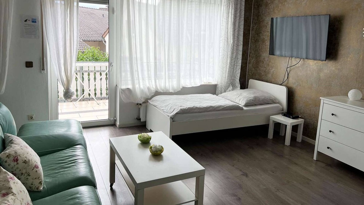 Mondorf Apartment | T22a Central Souterrain Apartment Troisdorf