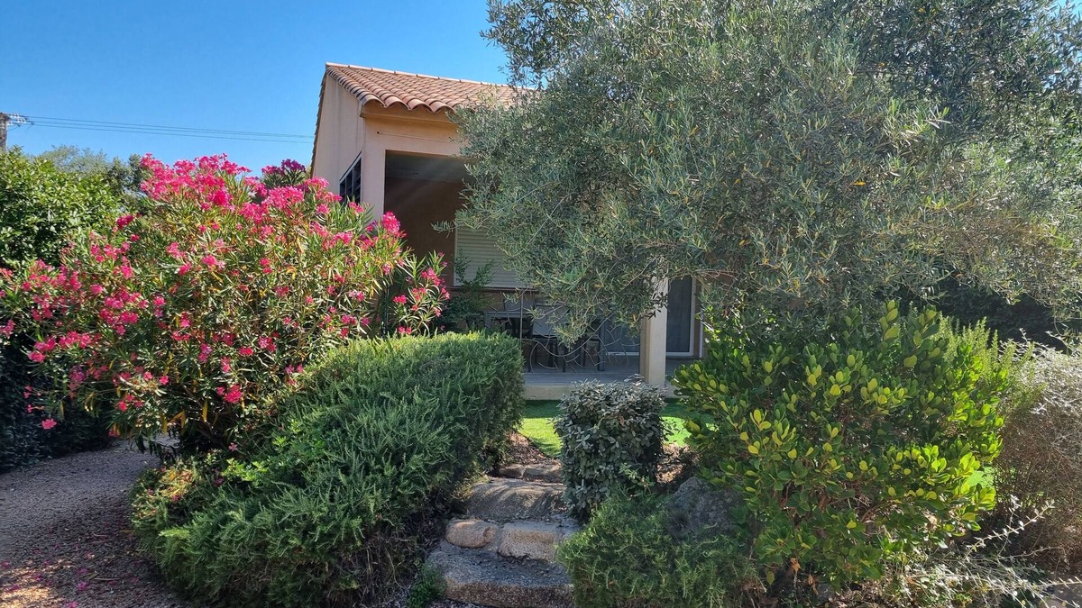 Porto-Vecchio Villa | T3 55 M2 villa sleeps 4 terrace and garden near the beaches and amenities