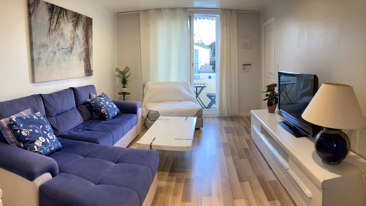 La Seyne-sur-Mer Apartment | T3, 60 m2, 3 mn walk from the sandy beach, air conditioning, quiet, WIFI