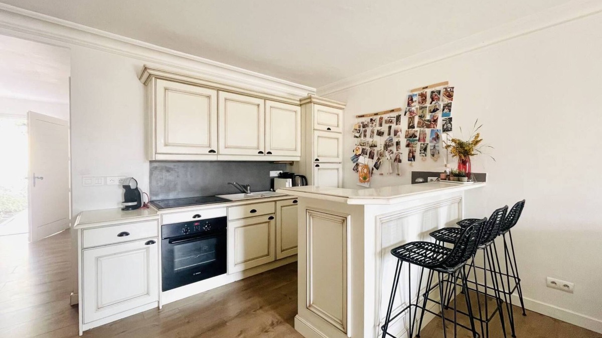 Charleval Apartment | T3 apartment in the golf and domain of pont royal (13370)