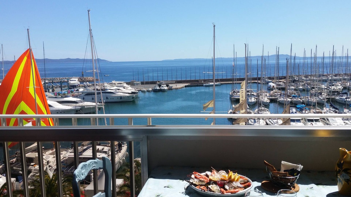 Toulon - Hyeres Apartment | T3 Hyéres Port SPLENDID SEA VIEW Classified 4 *