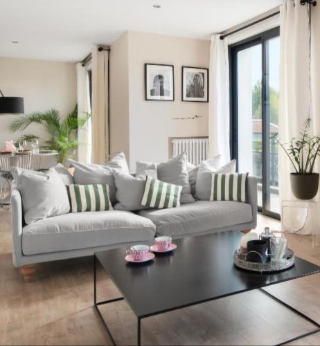 Villeneuve-Tolosane Apartment | T3 Paisible 85m2 - Terrasse - Parking - Cugnaux prox Toulouse