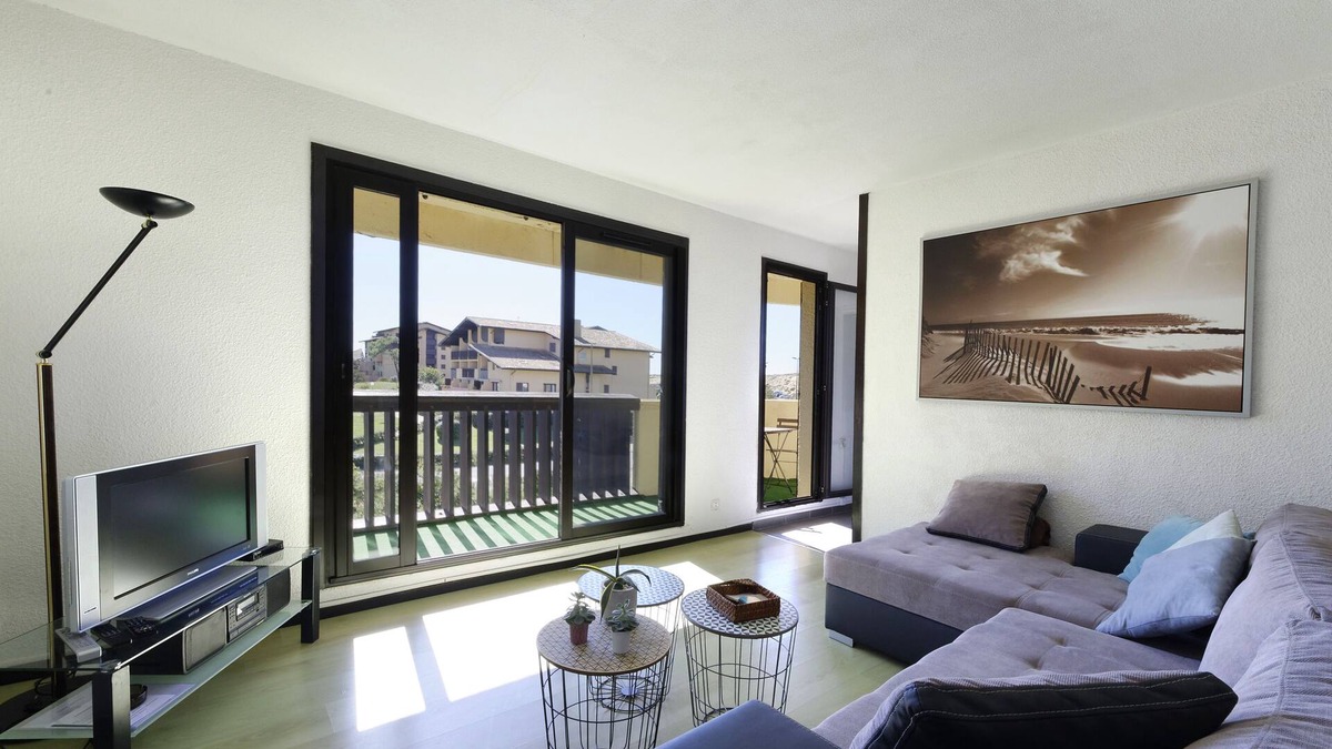 Le Penon Apartment | T3 Penon 50m from the beach and shops, balcony living room facing south, parking