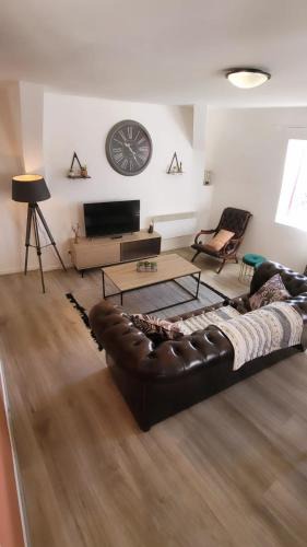 Neris-les-Bains Apartment | T3 rénové en face des Thermes