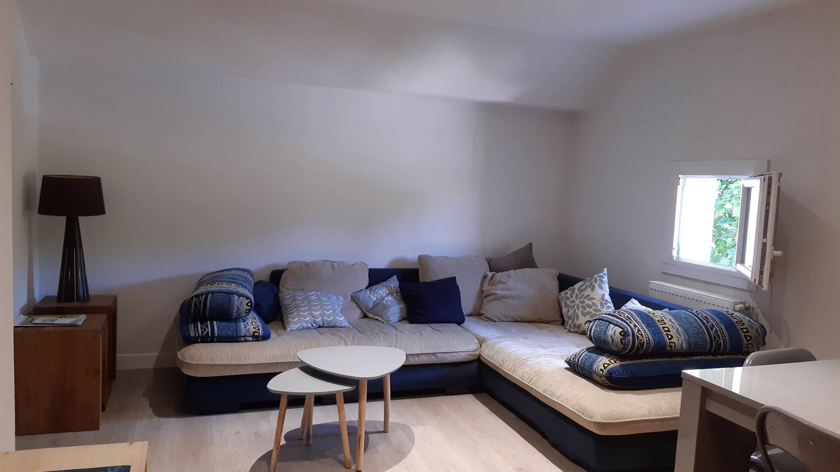 Sonnaz Apartment | T3 sleeps 4 +2 extra 60m2, in house, between Chambéry and Aix les Bains