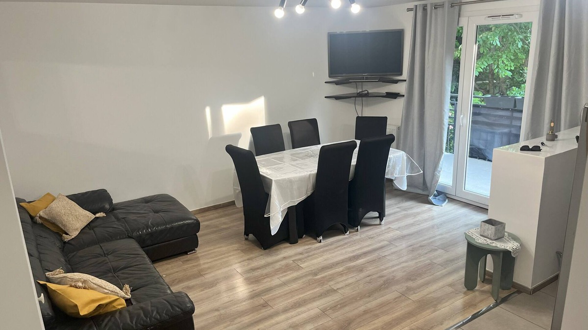 Choisy-le-Roi Apartment | T4 15 min from Notre-Dame by RER C - 3 bedrooms.