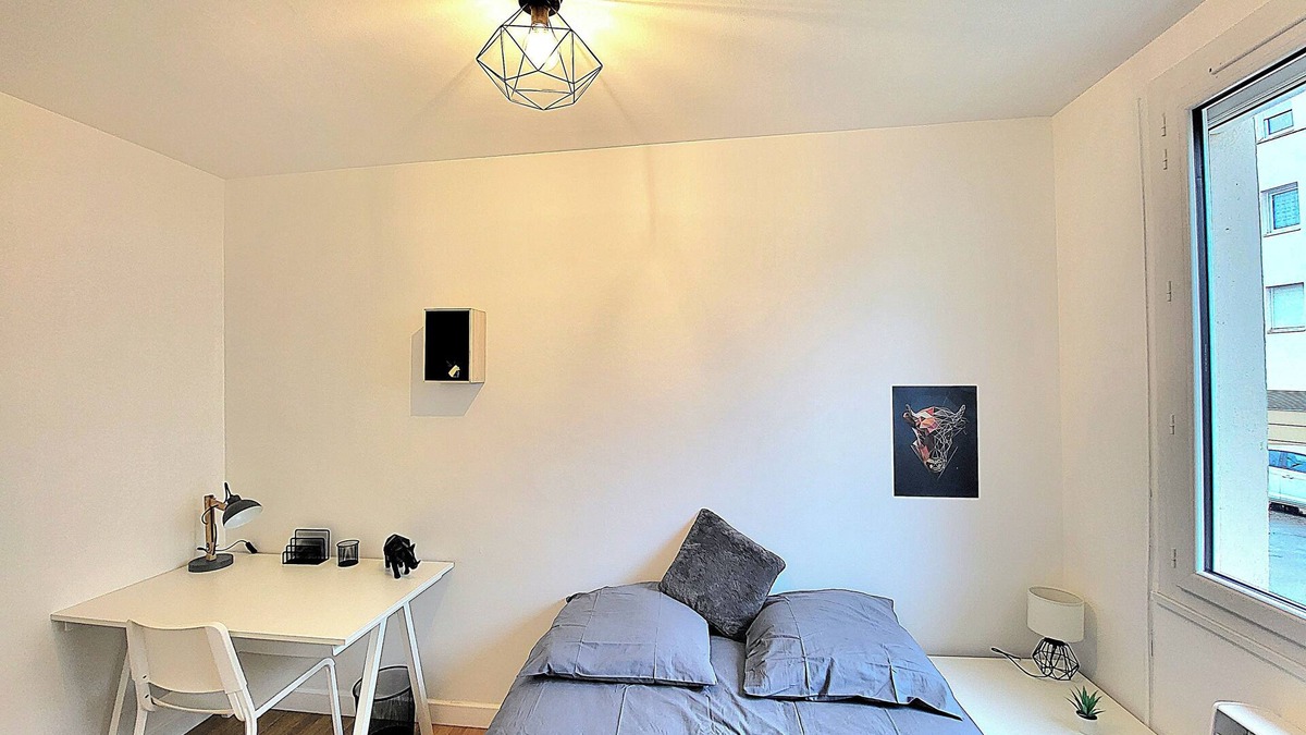 Fontaine Apartment | T4 Tram Mairie 3 Chambres 3 Lits Doubles, Facile Pour se Garer