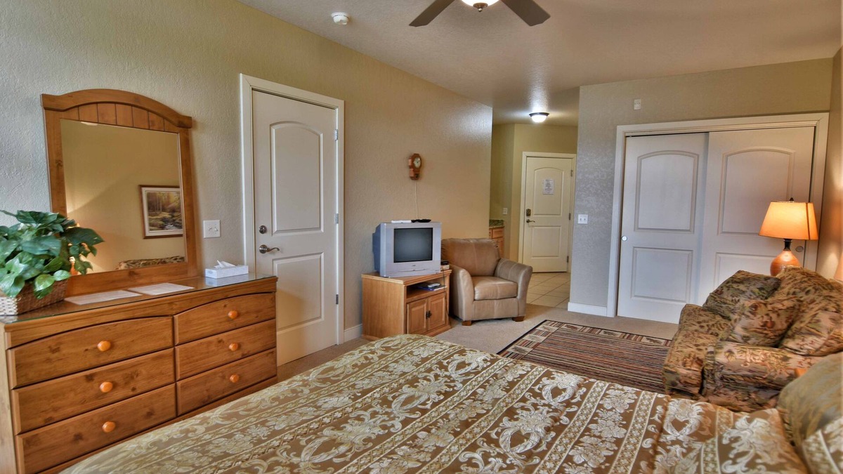 Birchwood Condo | T411B is a Efficiency condo at Tagalong Golf Resort on Red Cedar Lake