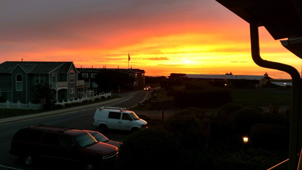 Gearhart Condo | T444 2 Bedroom 2nd Floor Pet Friendly, stairs to unit, No cleaning fee
