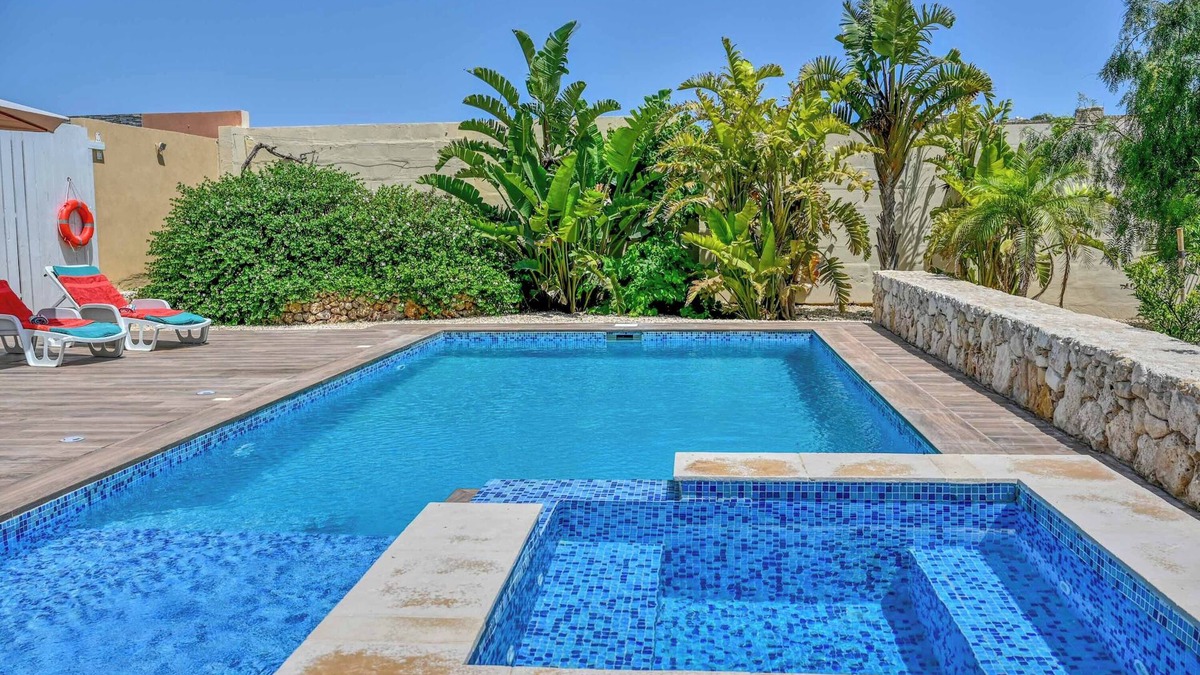 Ghajnsielem Villa | Ta Benna - Five Bedroom Villa, Sleeps 10
