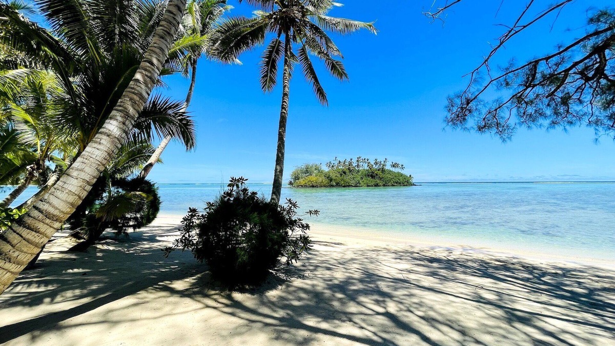 Muri House | Taakoka Muri Beach Villa - beach front, paddle boards, kayaks, pool, free WIFI !