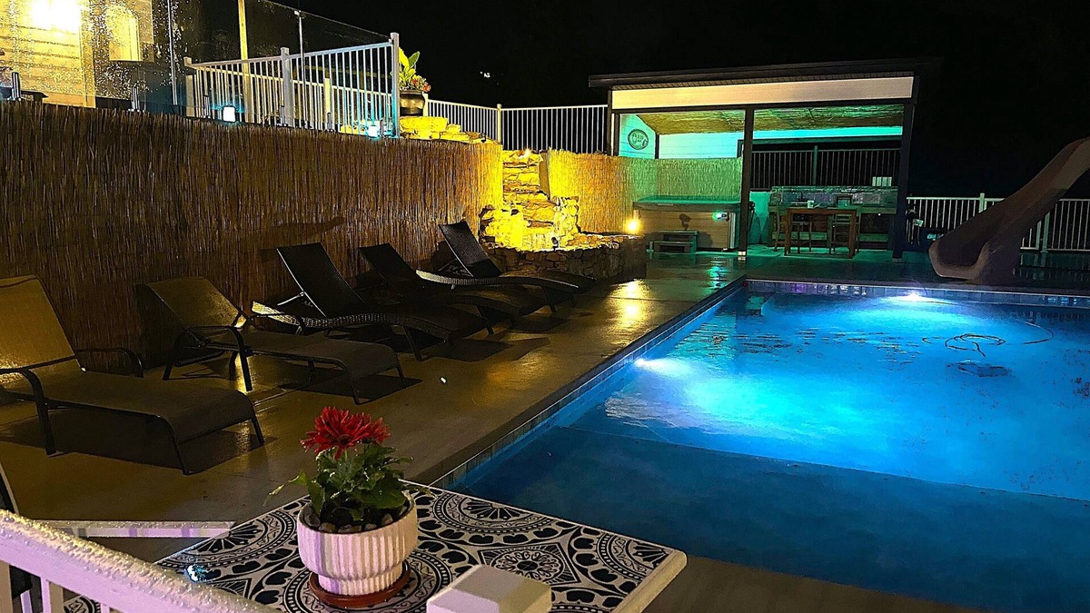 Indian Point Villa | Table Rock Lake Mega-Villa: Sleeps 29, Private Pool & Hot Tub, 3 mins to SDC!