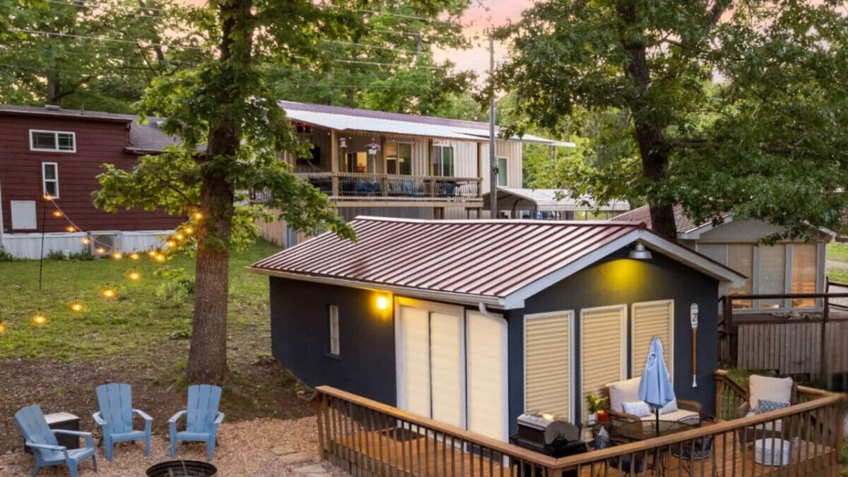 Sunrise Beach Cabin | Tackle Box 21- Boat Slip, Kayaks, Fire Pit
