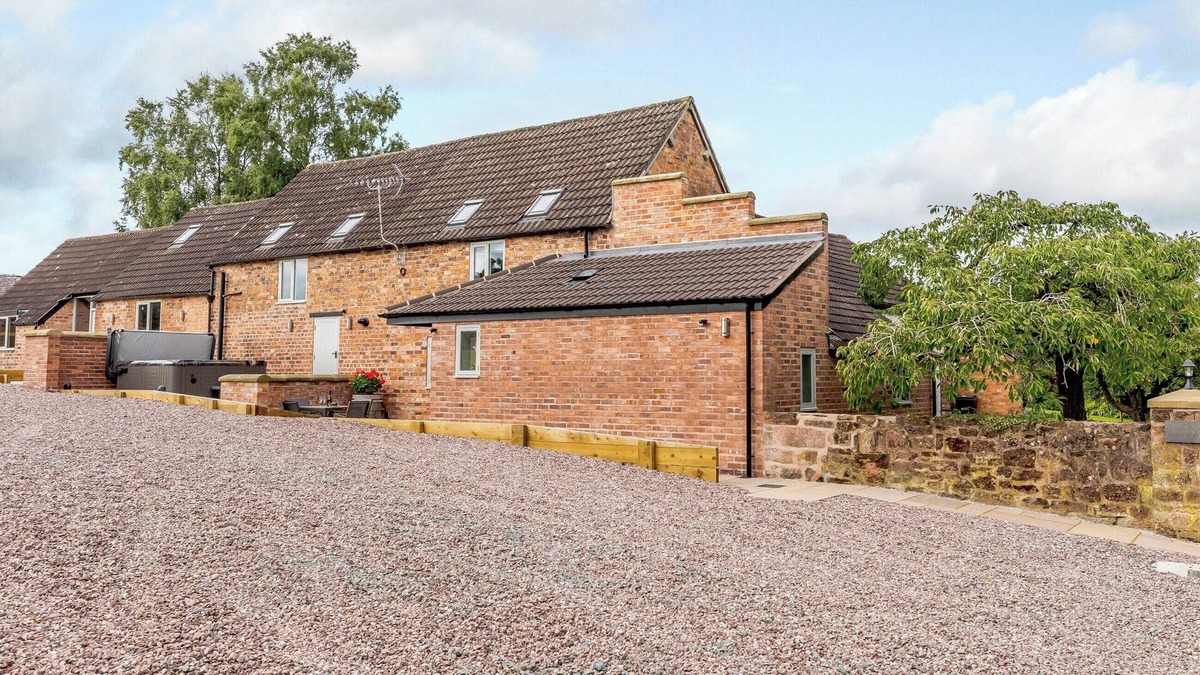 Tilston Cottage | Tadpole Cottage at Frog Hall