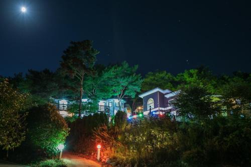 Pamnamujae House | Taean Anmyeondo Geuttaegeu Pension