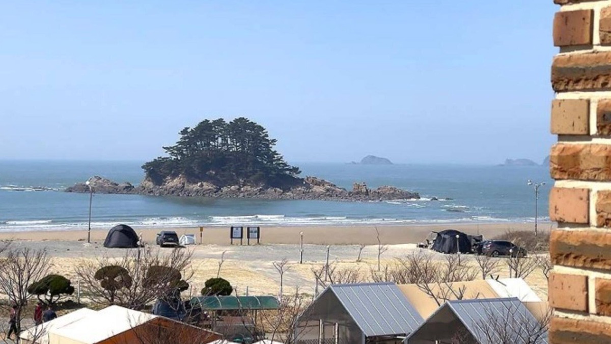 Kasinae House | Taean Hakampo Sunrise Pension