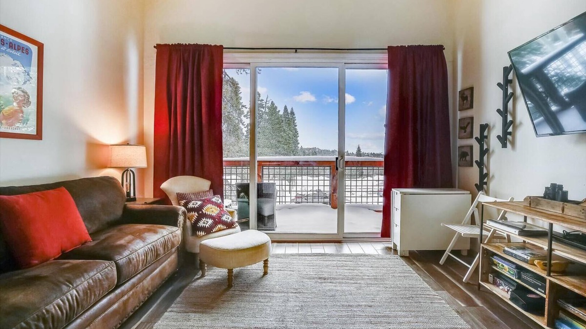 Truckee Condo | Tahoe Donner Lodge, Lofted King Studio #228