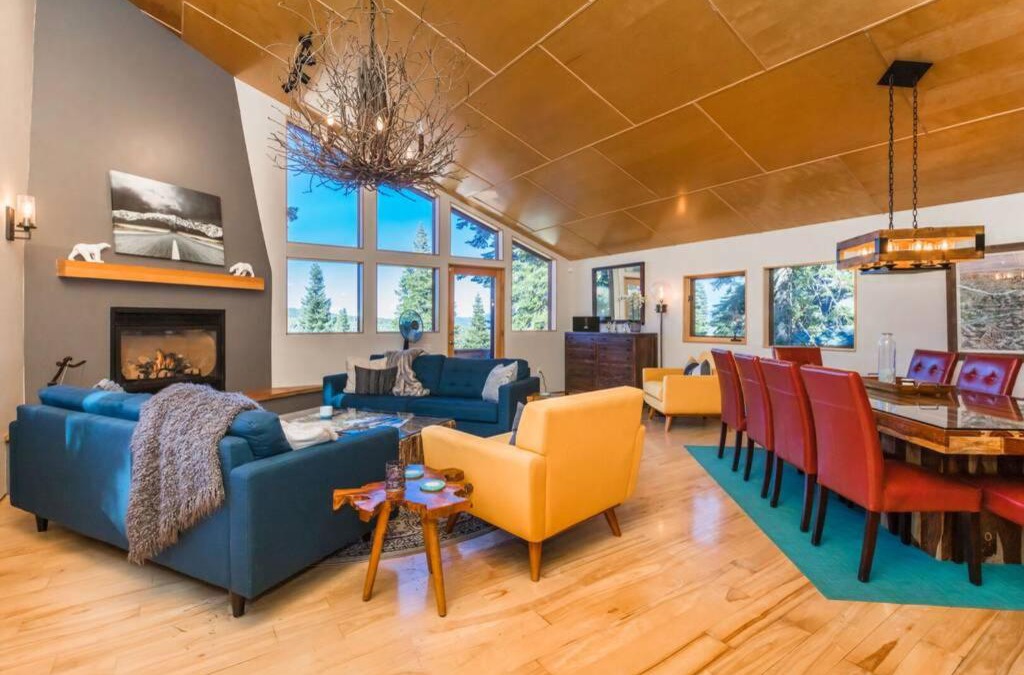 Truckee Villa | Tahoe Donner Luxury 4BR, Hot tub 3100 sqft