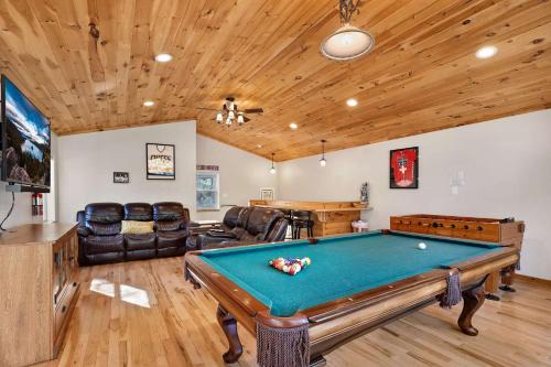Christmas Valley House | Tahoe Frost - Air conditioned 4 bedroom Tahoe home