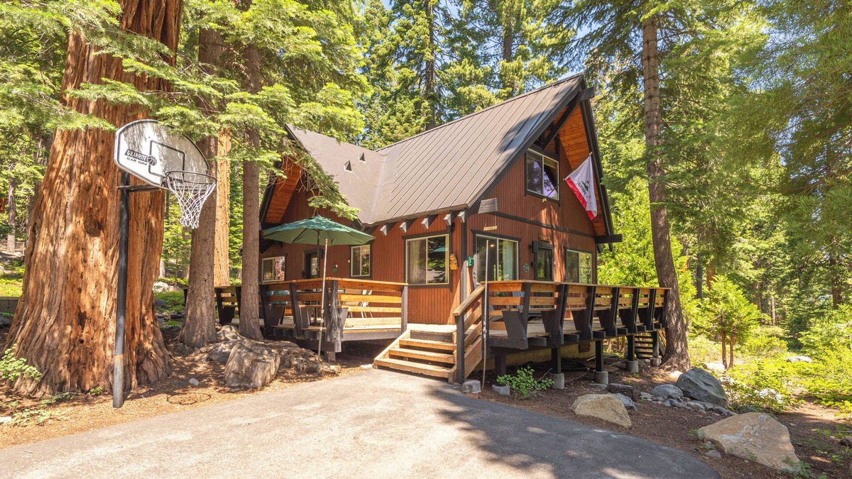 Homewood Ski Chalet | Tahoe Swiss Village Chalet, priv beach HOA pier, walk to beach!