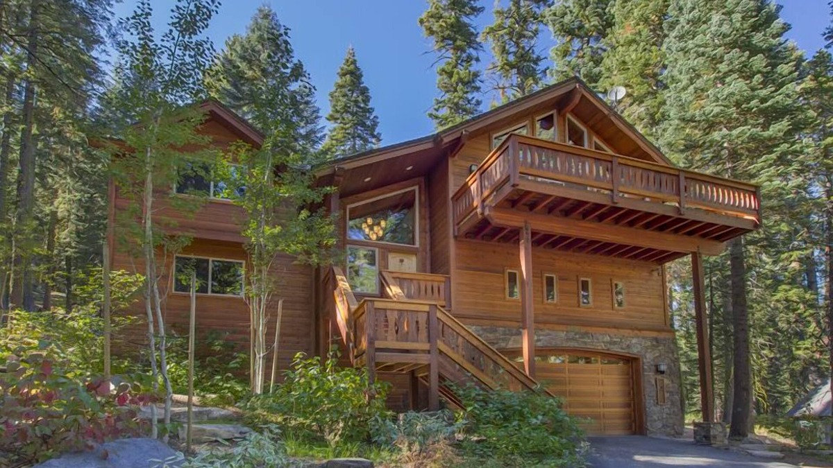 Tahoe Pines House | Tahoe Treehouse - TLUXP