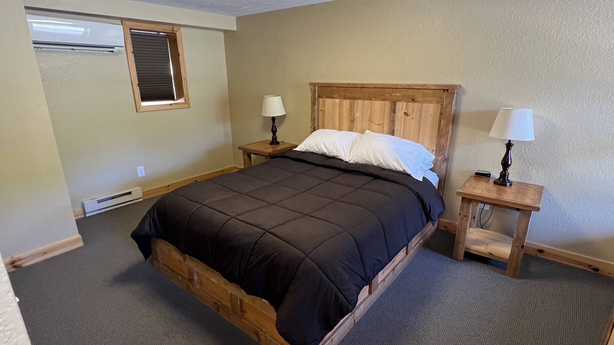 Paradise Hotel | Tahquamenon Suites Lodging - One-Bedroom Suite # 3