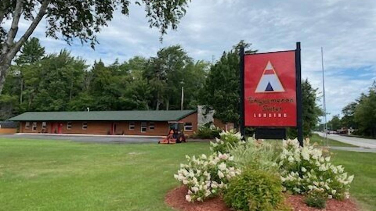 Paradise Hotel | Tahquamenon Suites Lodging - Double Queen Suite