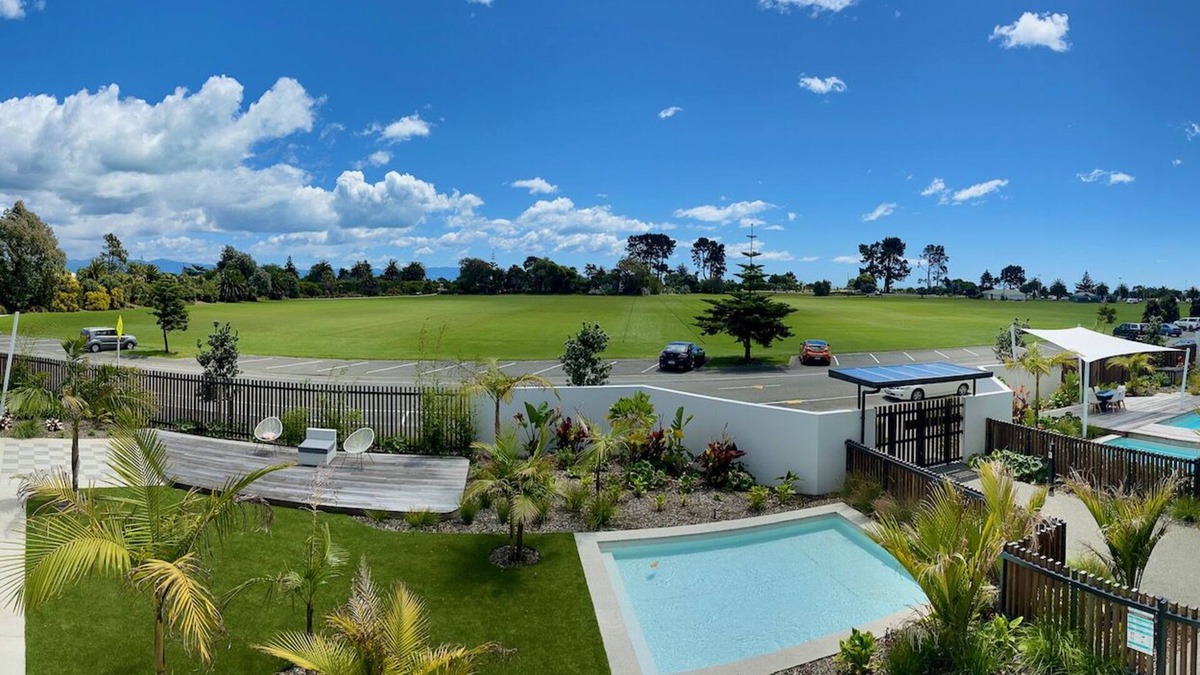 Tahunanui Apartment | Tahuna Beach Apartment - Easy walk to the beach & lots of local eateries!