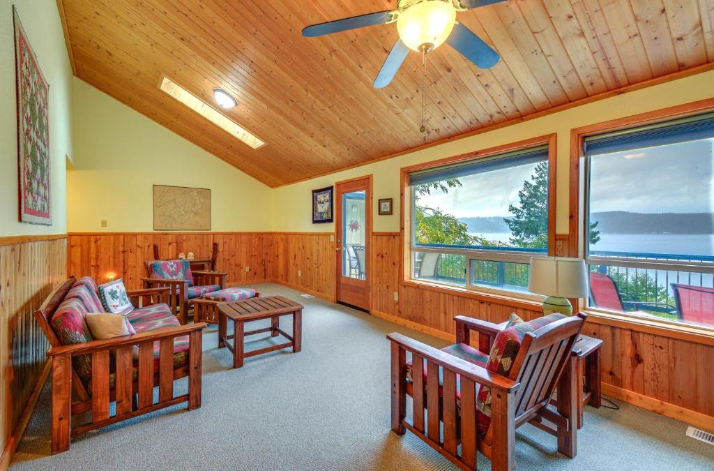 Matlock House | Tahuya Cabin Hood Canal and Olympic Mountain Views!