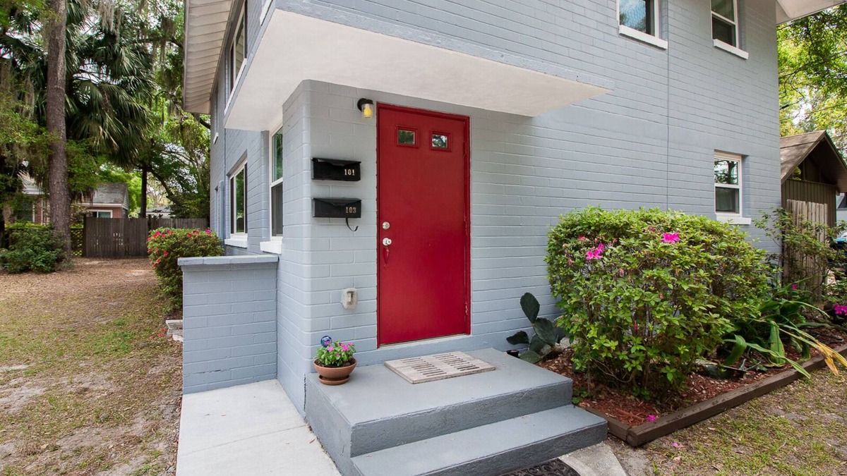 Gainesville Apartment | Tailgating and Fun
