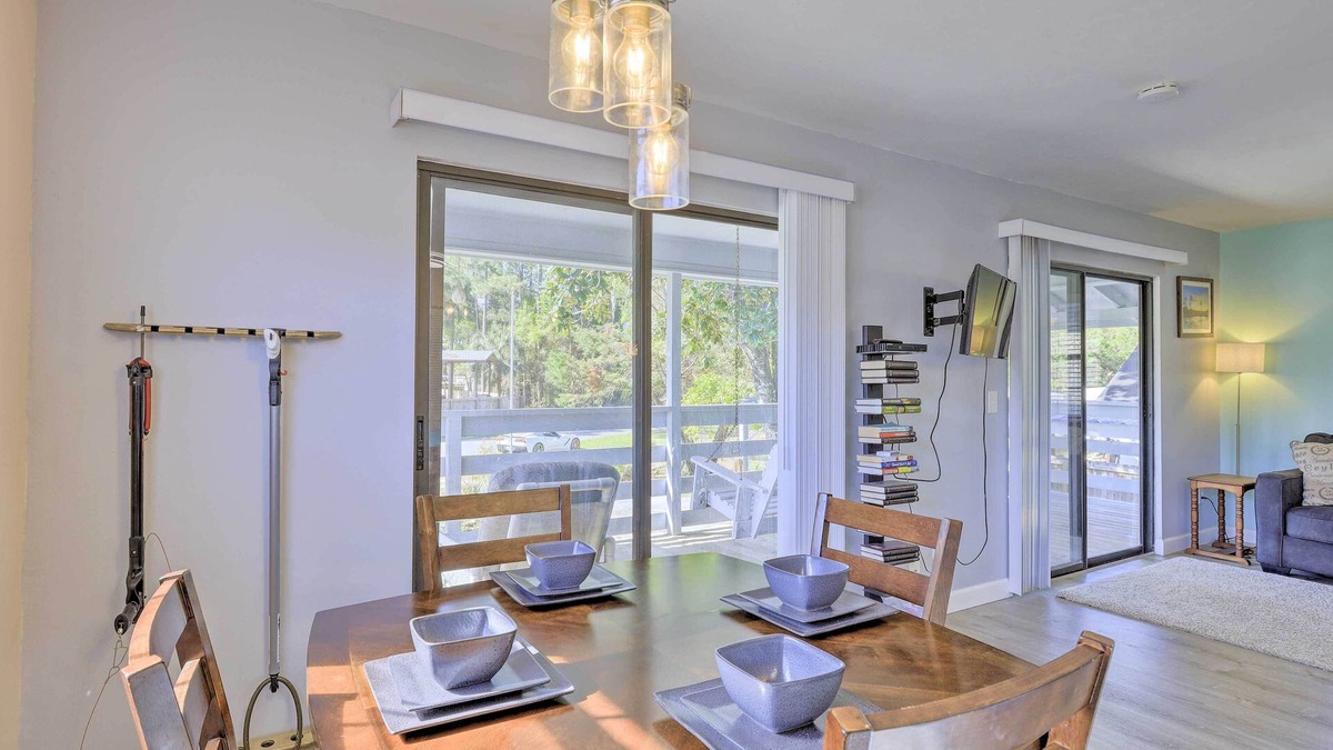 Steinhatchee Cottage | Tailing Tides Getaway w/Covered Boat Parking!