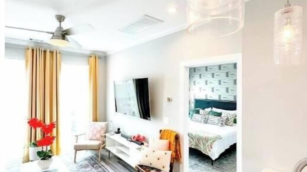 Kayton - Frazier Area Condo | Tailor House on Gaston, Forsyth+Historic Downtown