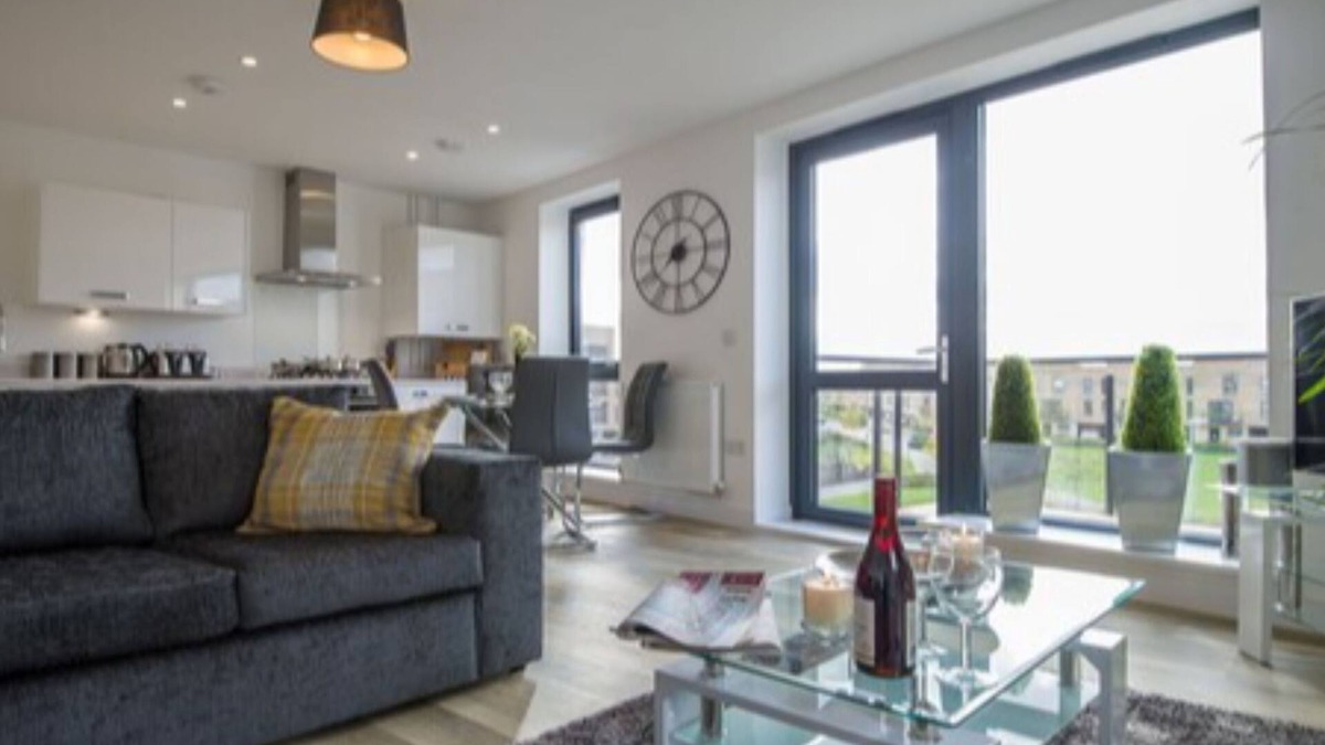 Trumpington Apartment | Tailored Stays - De Havilland House