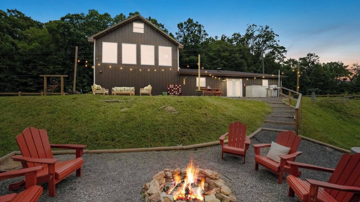 Nallen House | Tails & Trails WV Retreat - 15 min NRG, 9 min Babcock, Fenced Yard, Dog-Friendly