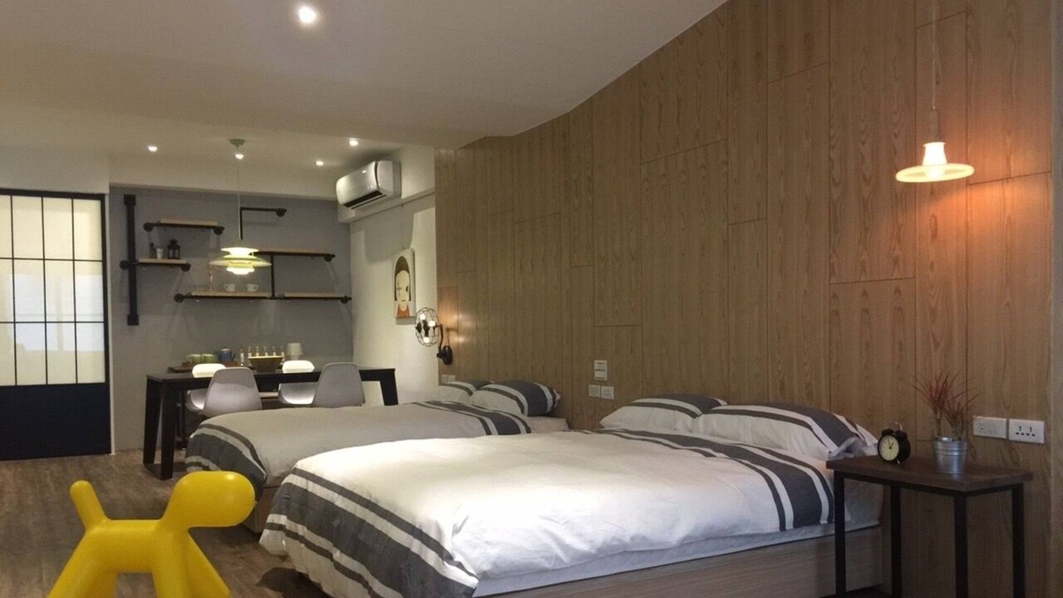 Ximending Apartment | Taipei Ximen Loft - 4 minutes to Metro. 3F Loft for up to 5 persons. New Deco.