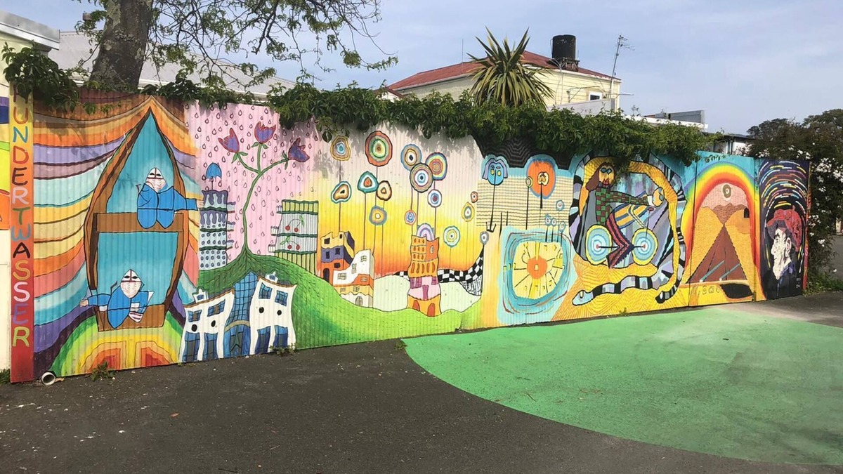 Takaka House | Takaka Townhouse with Hundertwasser Fence