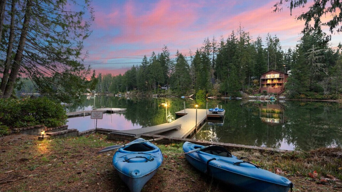Burley Cabin | Take a Break at Wye Lake - 2 BR Lakefront Cabin