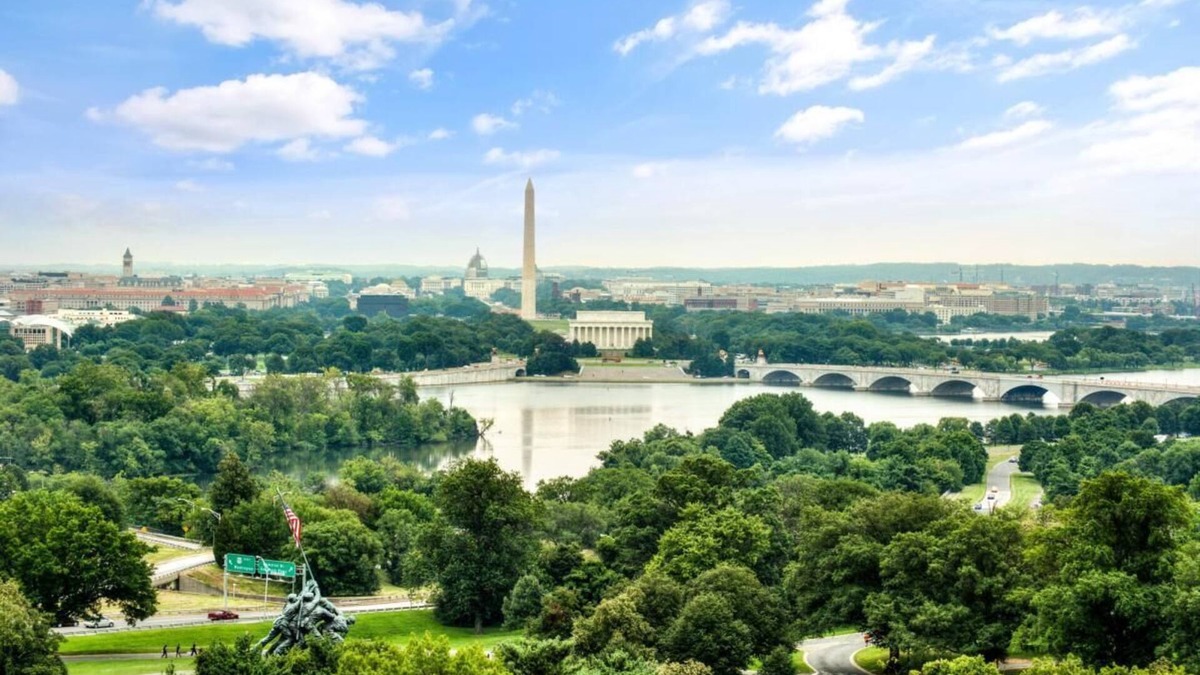 Radnor - Fort Myer Heights Resort | Take a stroll along the picturesque streets of Georgetown! Pets Allowed, Parking