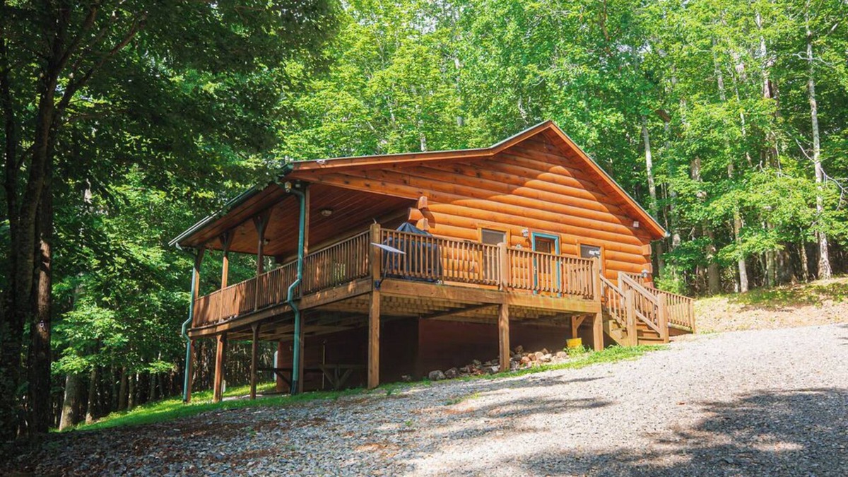 Piper Gap Cabin | Take in Nature @ Whispering Woods, Secluded and Stylish