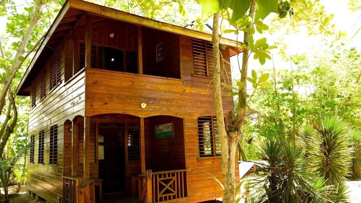 Little London Cabin | Take it easy at our eco friendly beach cabins where life meets nature .funfilled