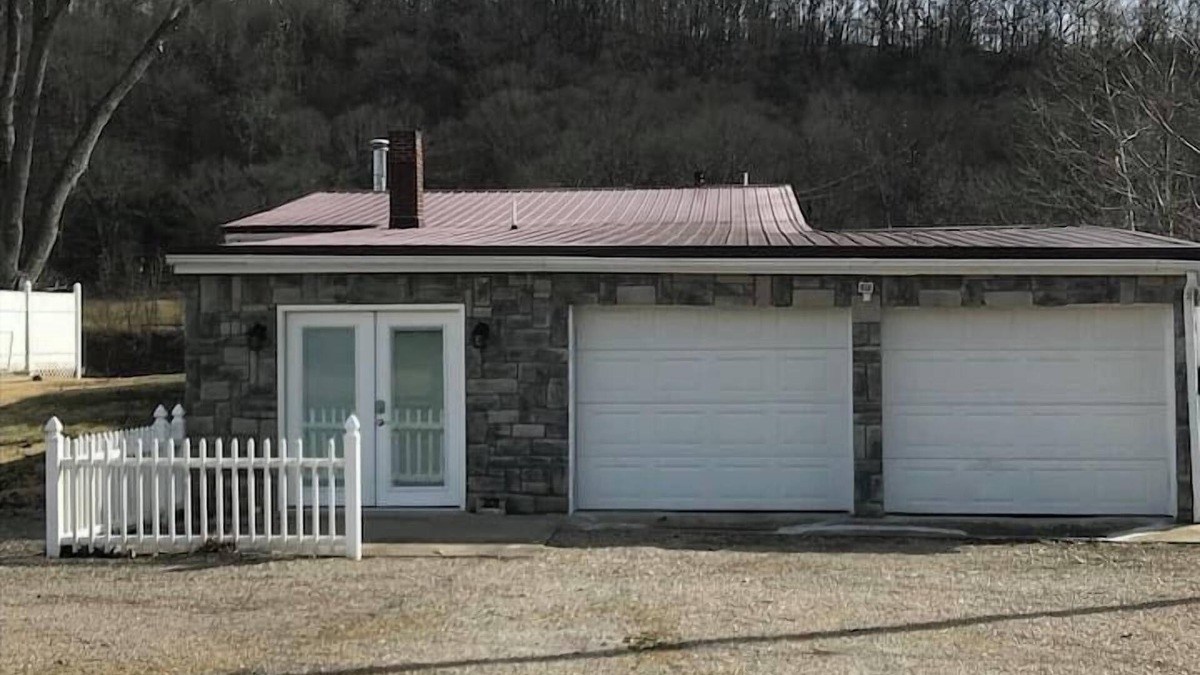 Zanesville House | Take Me To The River!