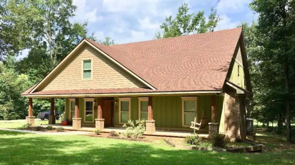 Daphne House | "Take the Scenic Route"