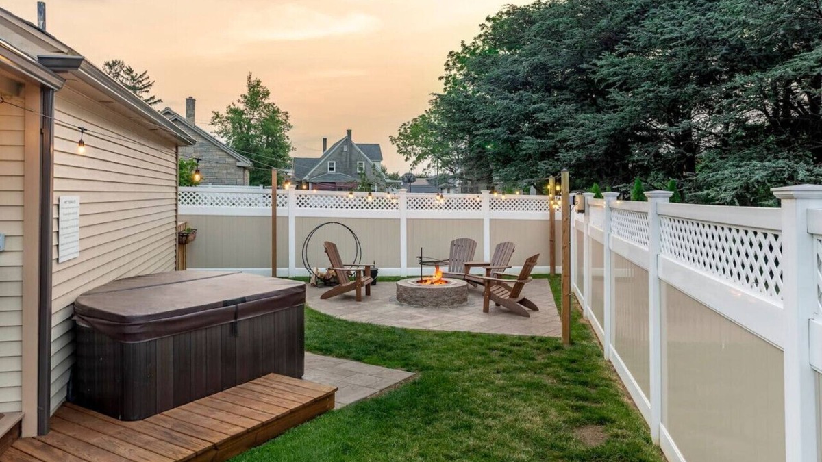 Intercourse Cottage | Take your getaway at this magical oasis, central to "everything"