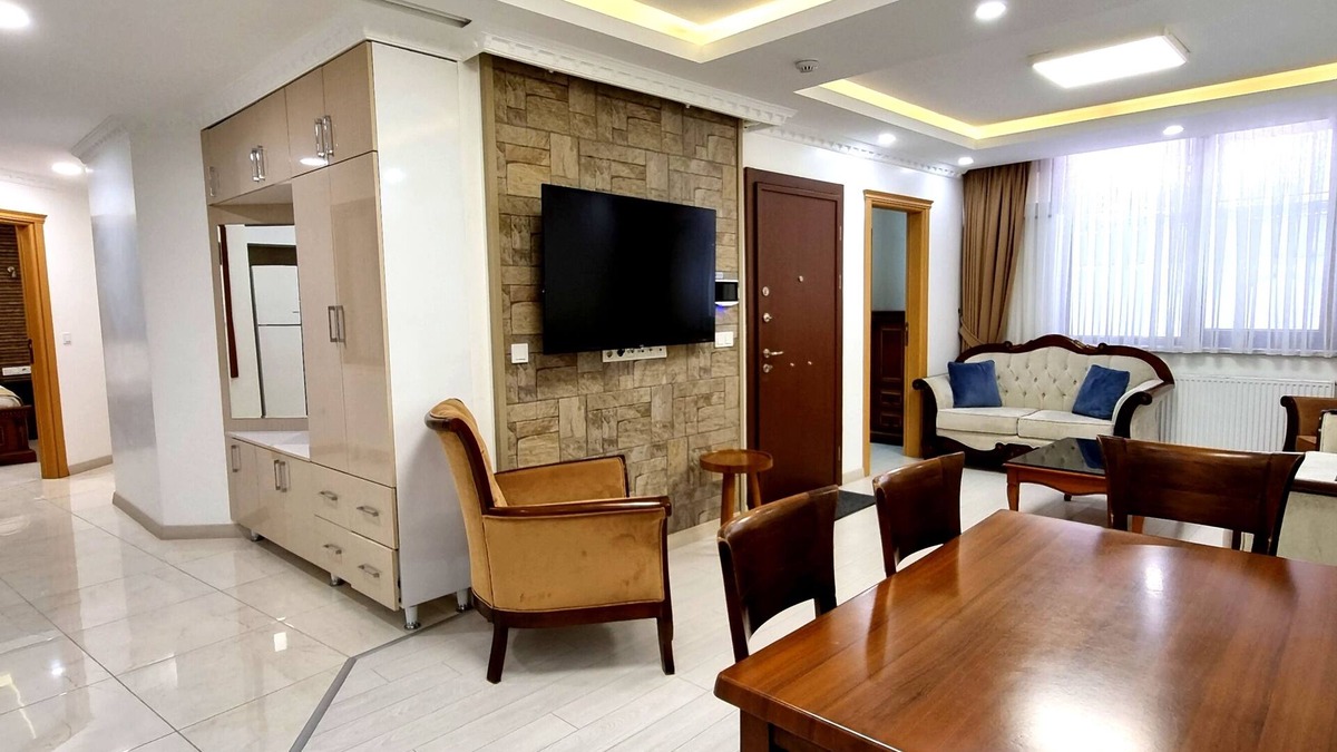 Taksim Apartment | Taksim Cihangir Value Apt 3BR: Kitchen, 7Guests, Central Public Transport Access