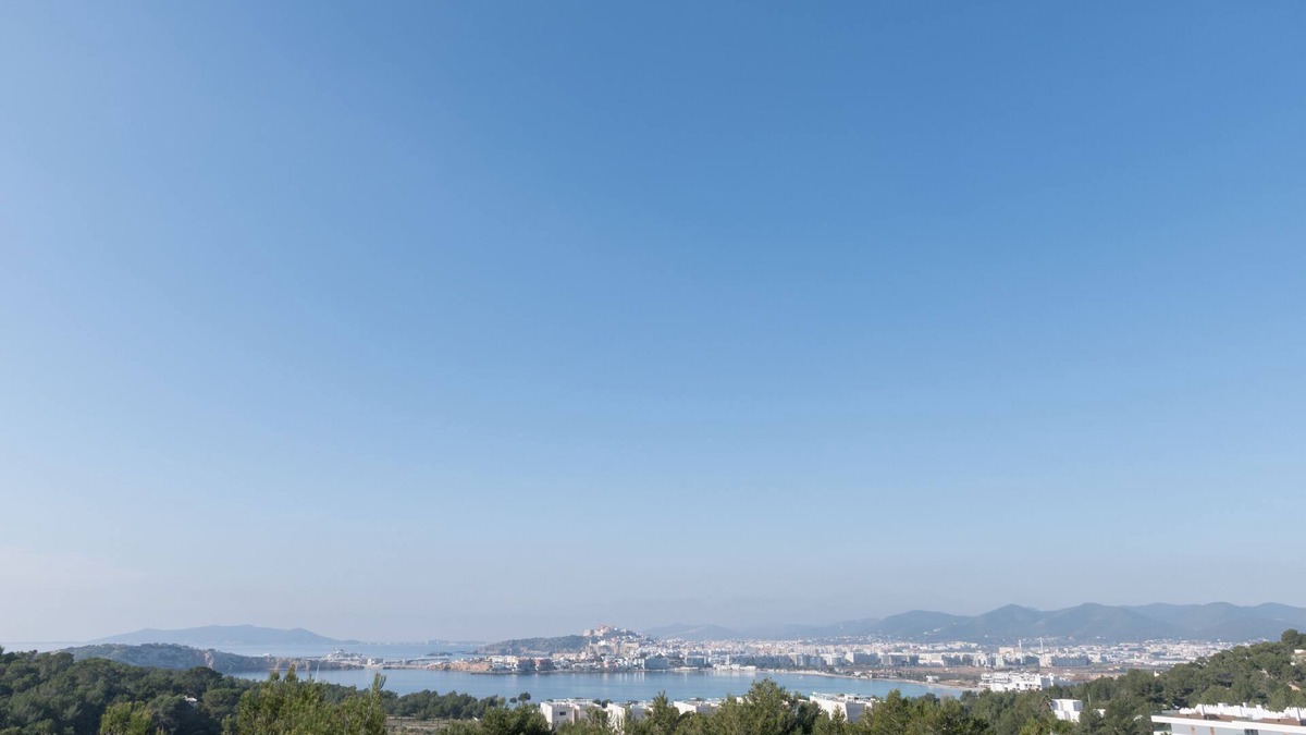 Puig Manya Ski Chalet | Talamanca best sea view